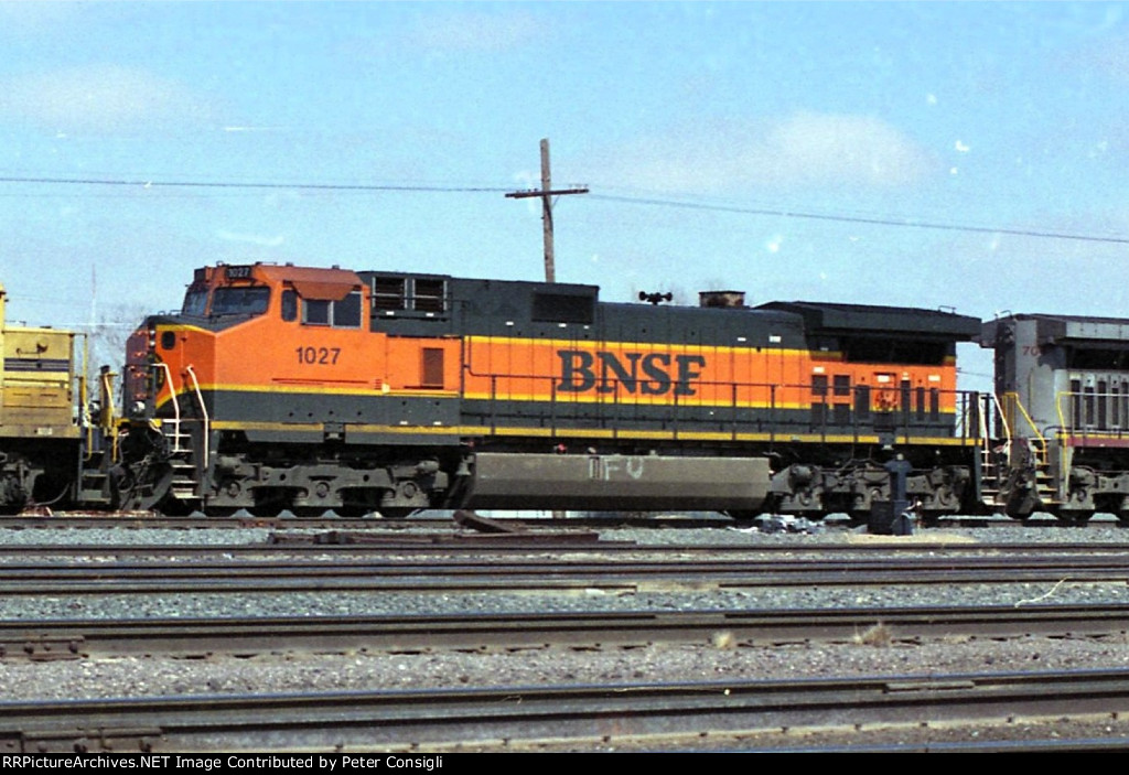 BNSF 1027